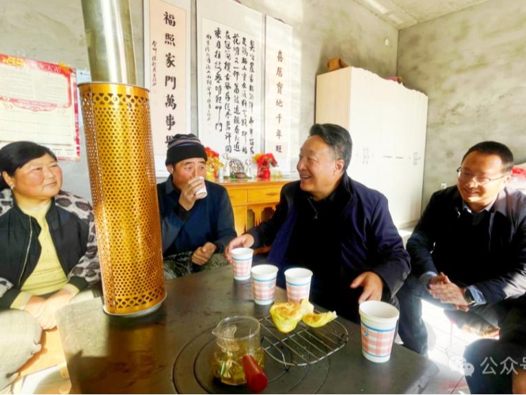 賀歲送溫暖 慰問(wèn)遞真情——甘肅金控集團(tuán)組織開(kāi)展春節(jié)前走訪(fǎng)慰問(wèn)活動(dòng)